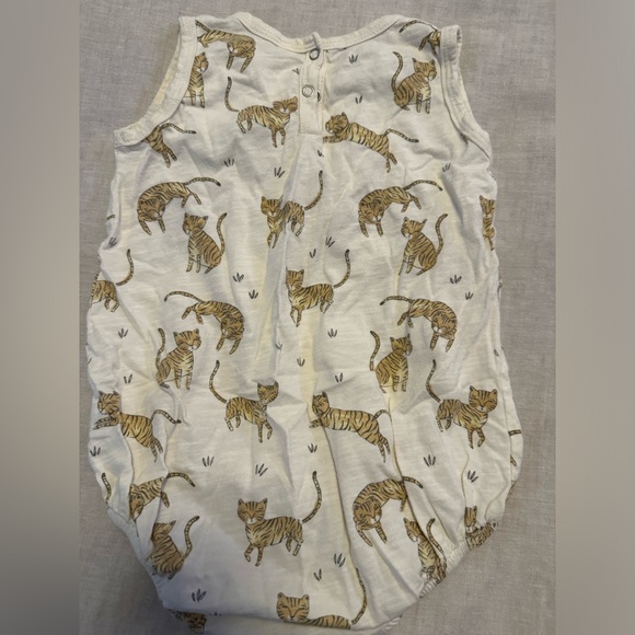 Romper- Rylee + Cru/ 12-18m/ cream, 🐅/ EUC. - Picture 2 of 3